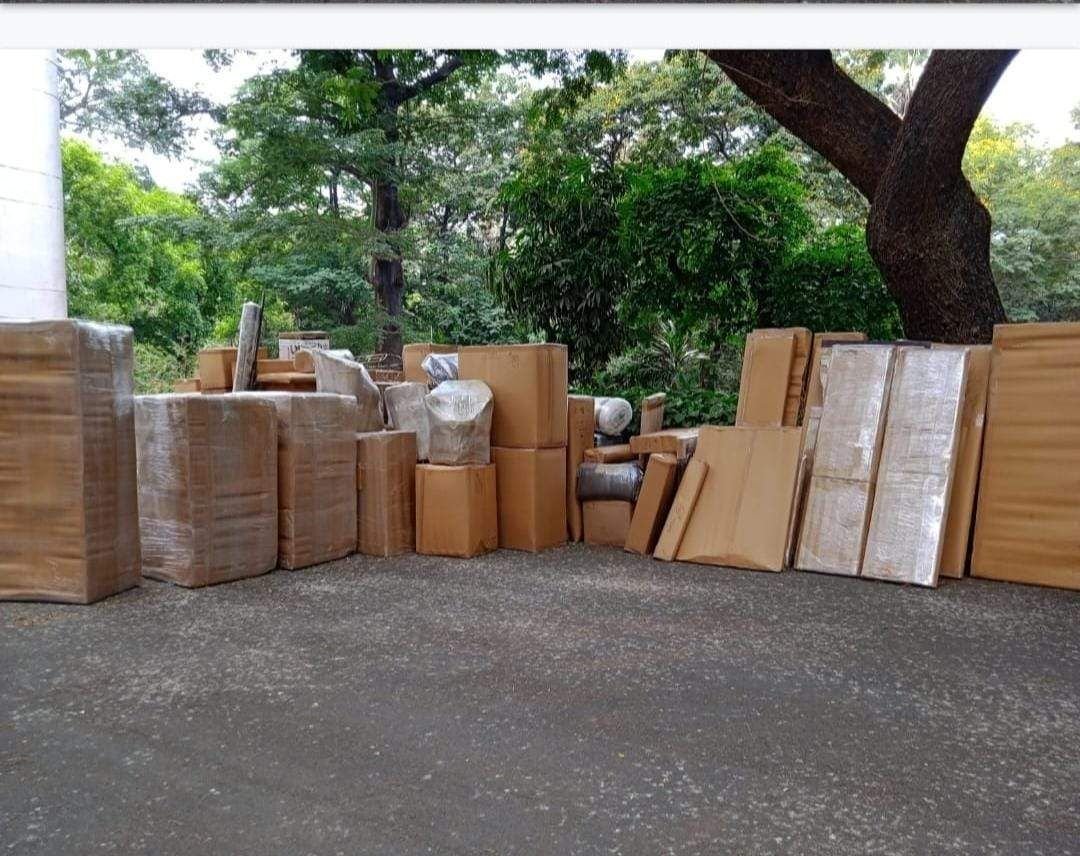 Bulk consignment of cartons and crates